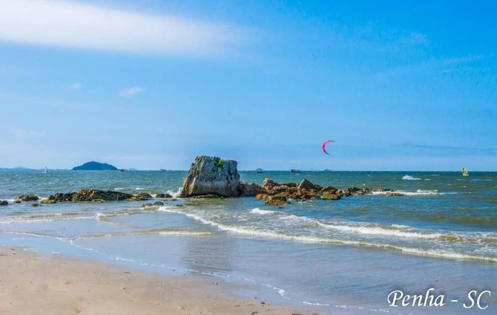 Suites A 100M Da Praia E 800M Do Beto Carrero Penha  Kültér fotó